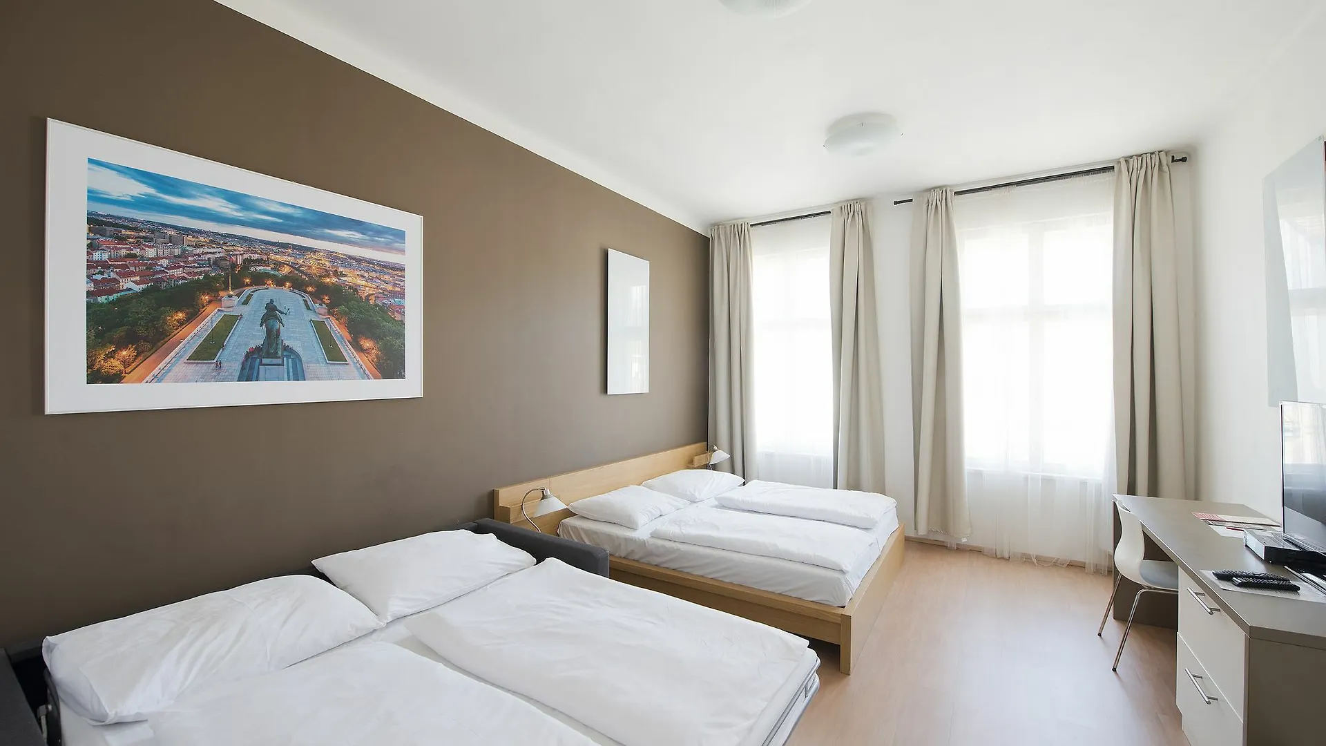 Downtown Suites Chlumova Prague Apartment